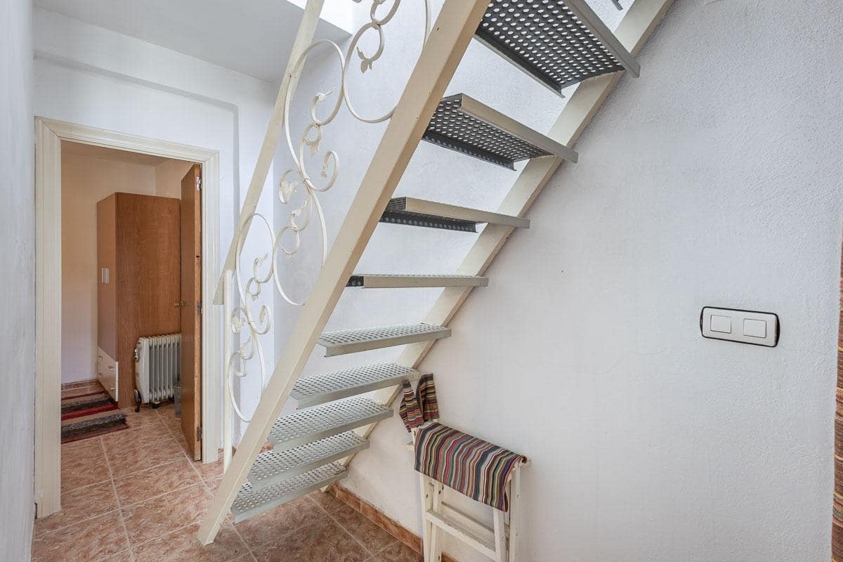 3 bedroom Villa for sale in Montefrio - € 49,000 (Ref: 9921946)