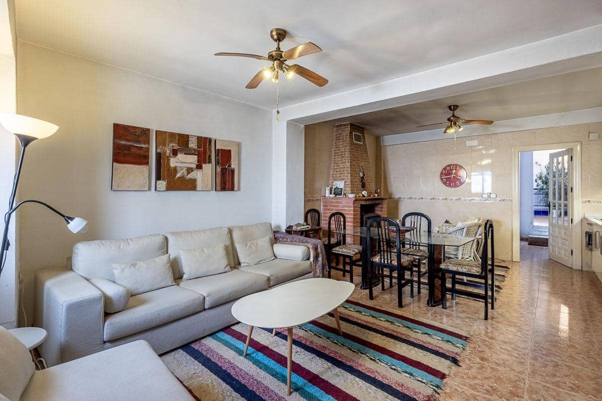 3 bedroom Villa for sale in Montefrio - € 49,000 (Ref: 9921946)