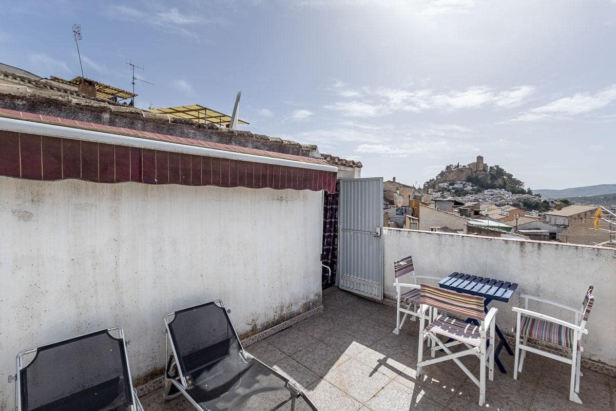 3 bedroom Villa for sale in Montefrio - € 49,000 (Ref: 9921946)