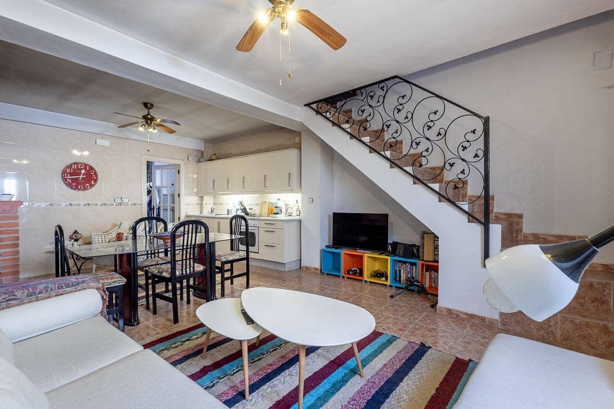 3 bedroom Villa for sale in Montefrio - € 49,000 (Ref: 9921946)