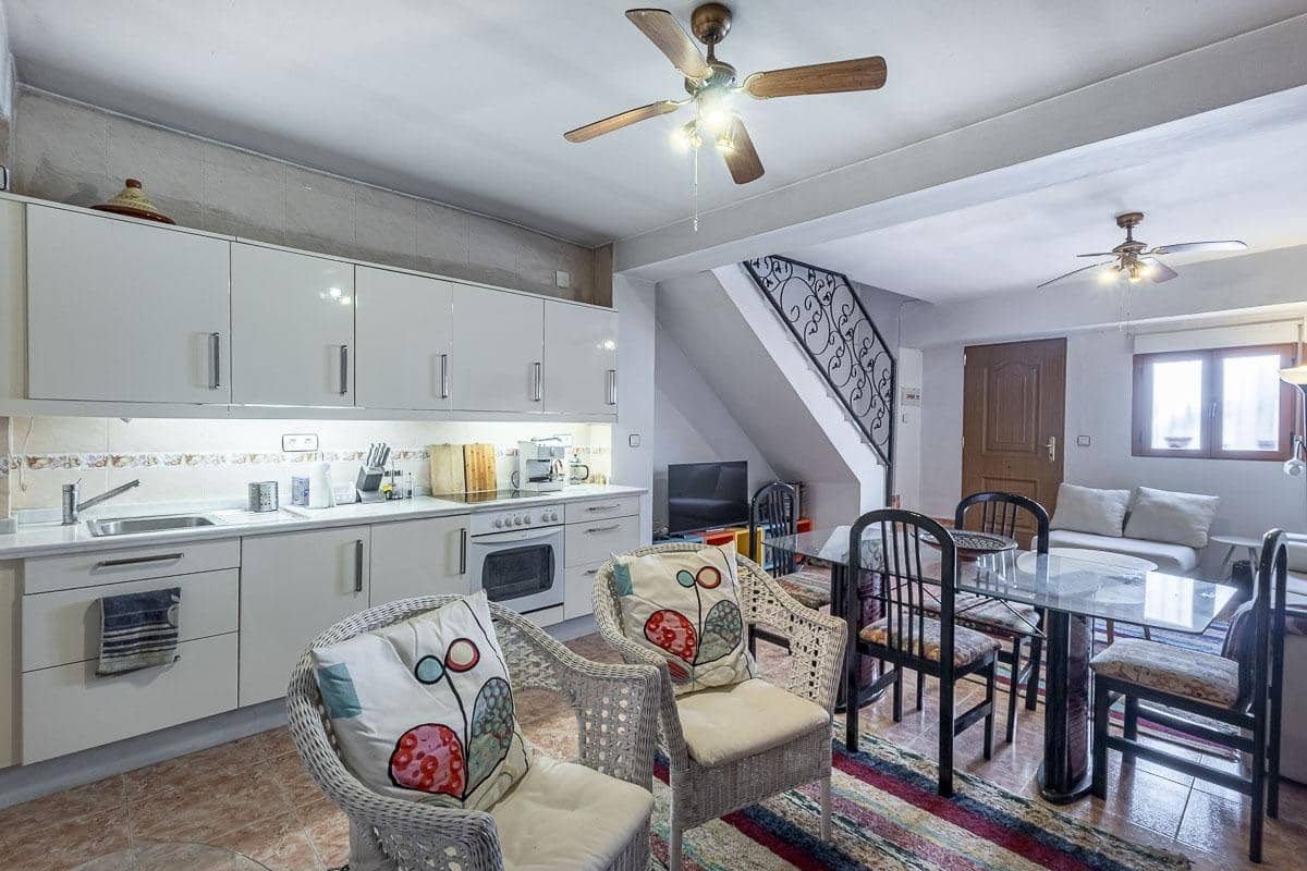 3 bedroom Villa for sale in Montefrio - € 49,000 (Ref: 9921946)