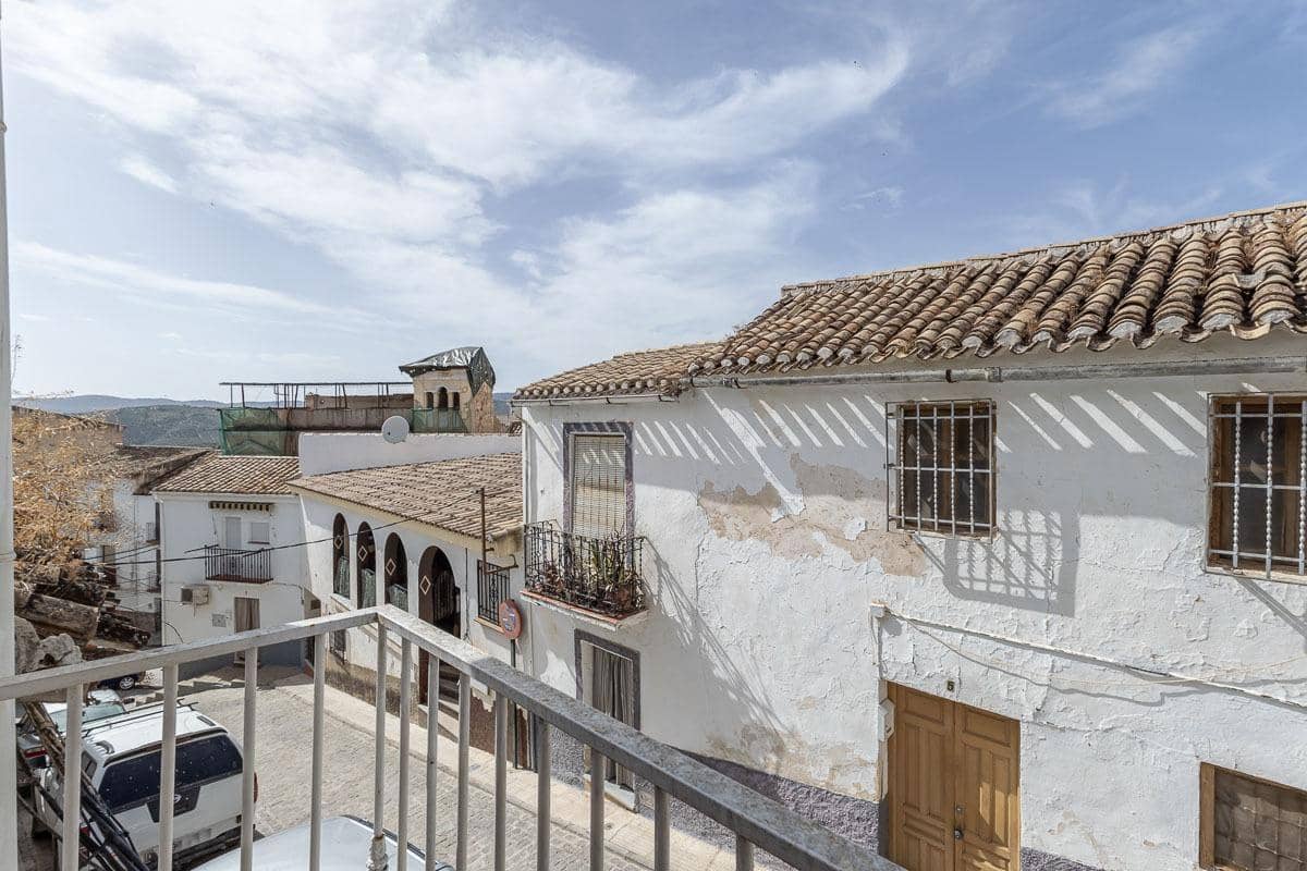 3 bedroom Villa for sale in Montefrio - € 49,000 (Ref: 9921946)