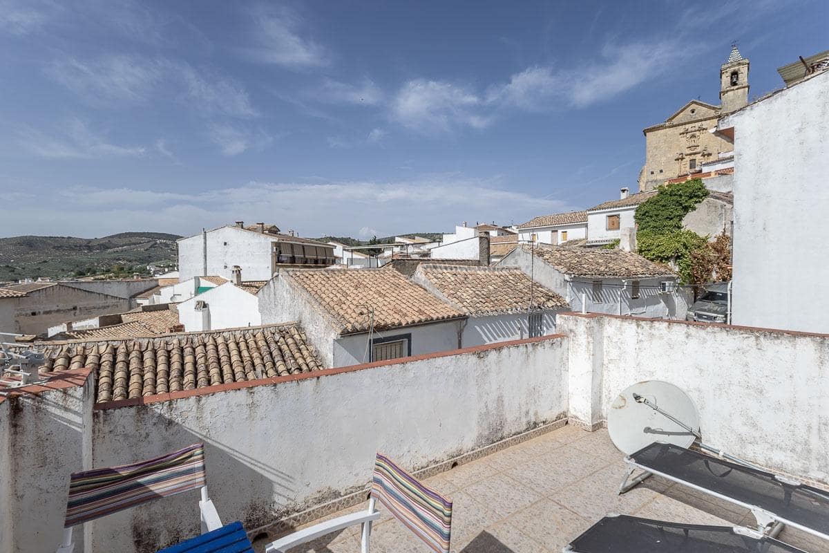 3 bedroom Villa for sale in Montefrio - € 49,000 (Ref: 9921946)