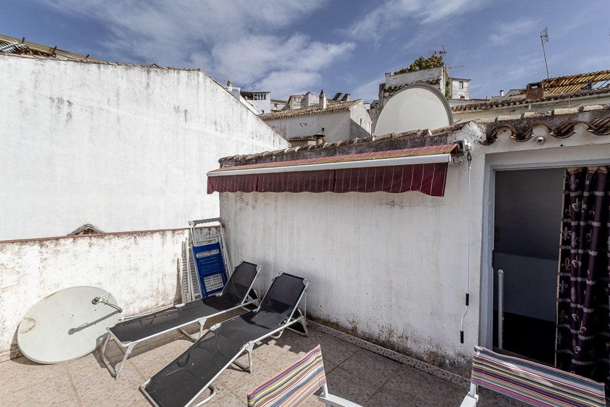 3 bedroom Villa for sale in Montefrio - € 49,000 (Ref: 9921946)