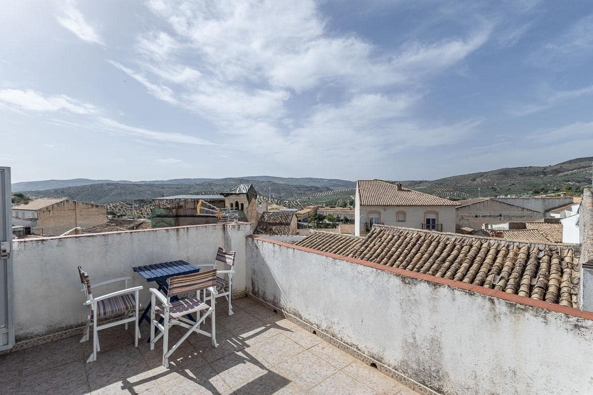 3 bedroom Villa for sale in Montefrio - € 49,000 (Ref: 9921946)