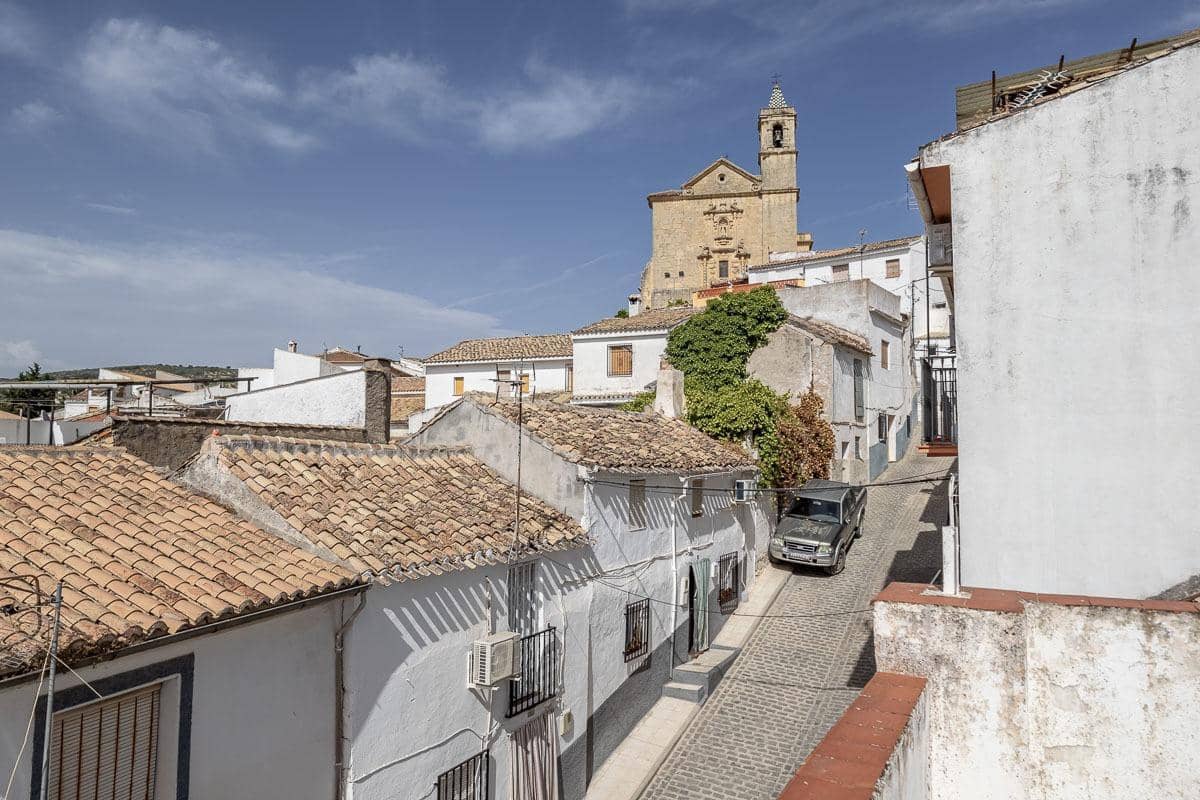 3 bedroom Villa for sale in Montefrio - € 49,000 (Ref: 9921946)