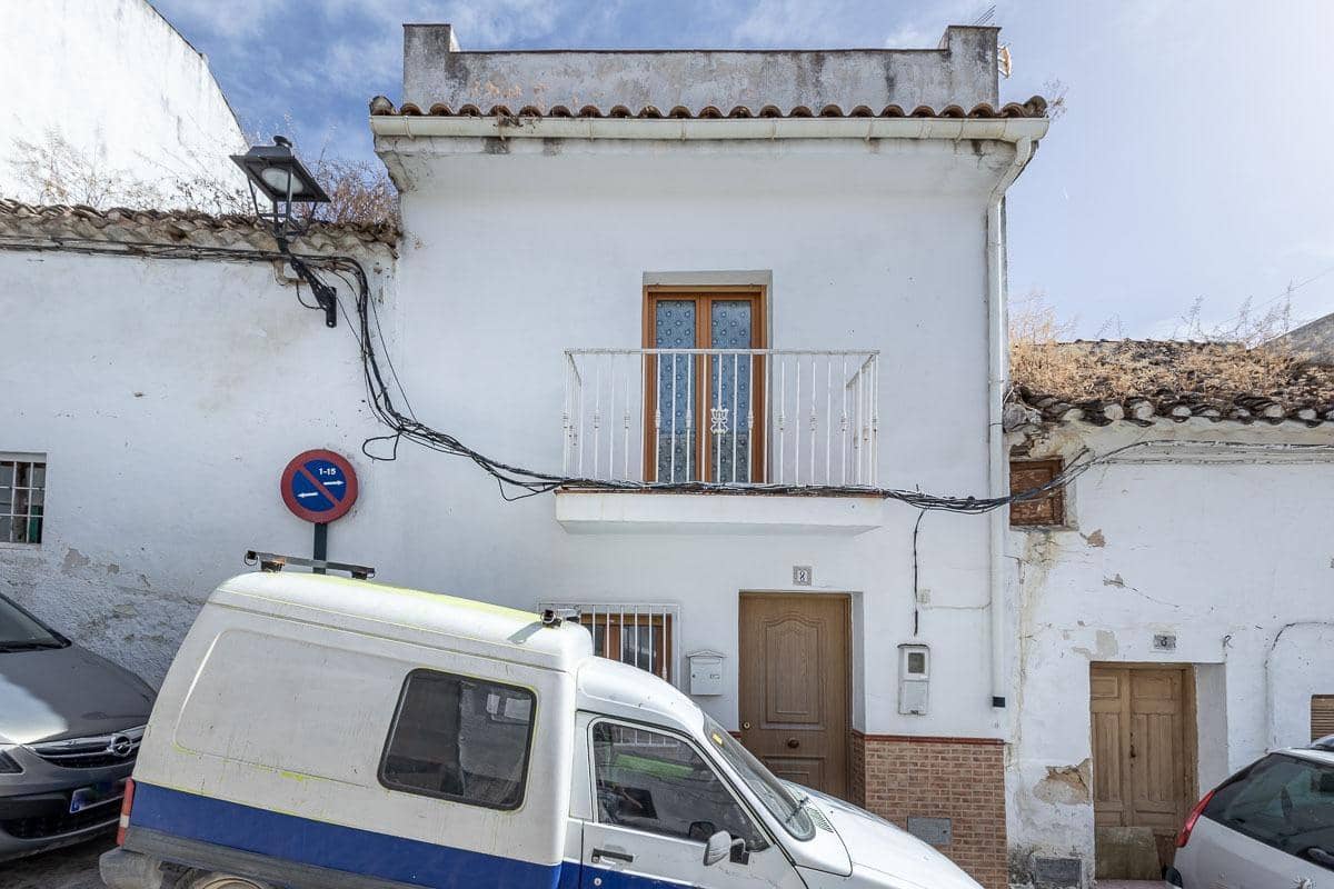 3 bedroom Villa for sale in Montefrio - € 49,000 (Ref: 9921946)