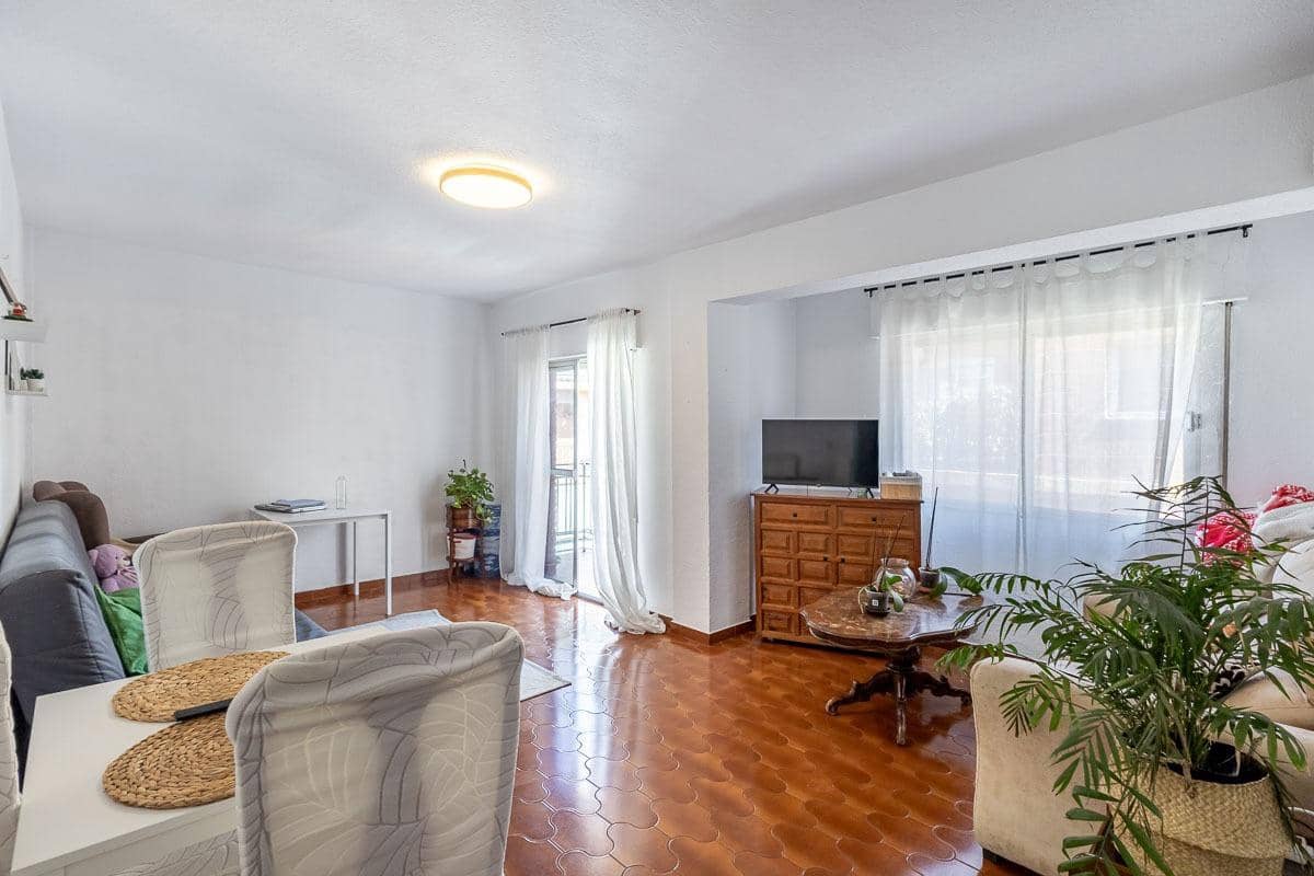 2 bedroom Apartment for sale in Granada city - € 170,000 (Ref: 9921947)