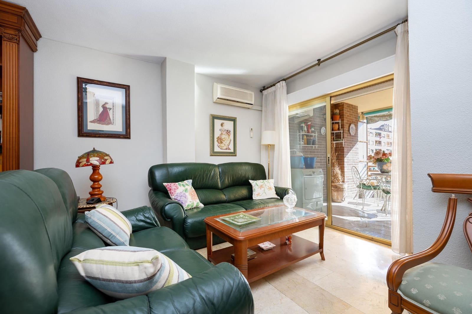 4 soveværelse Lejlighed til salg i Granada by med garage - € 399.000 (Ref: 9921948)
