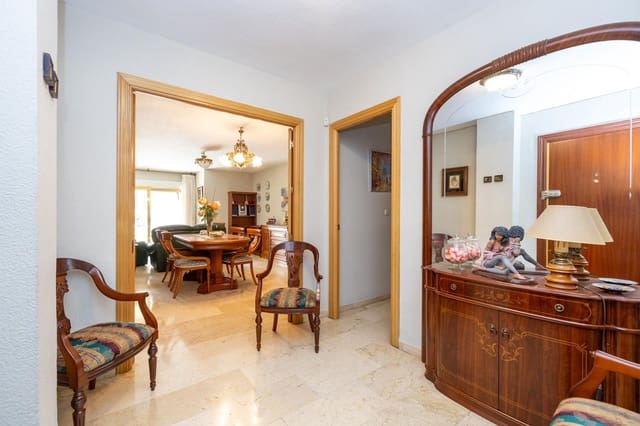 4 soveværelse Lejlighed til salg i Granada by med garage - € 399.000 (Ref: 9921948)
