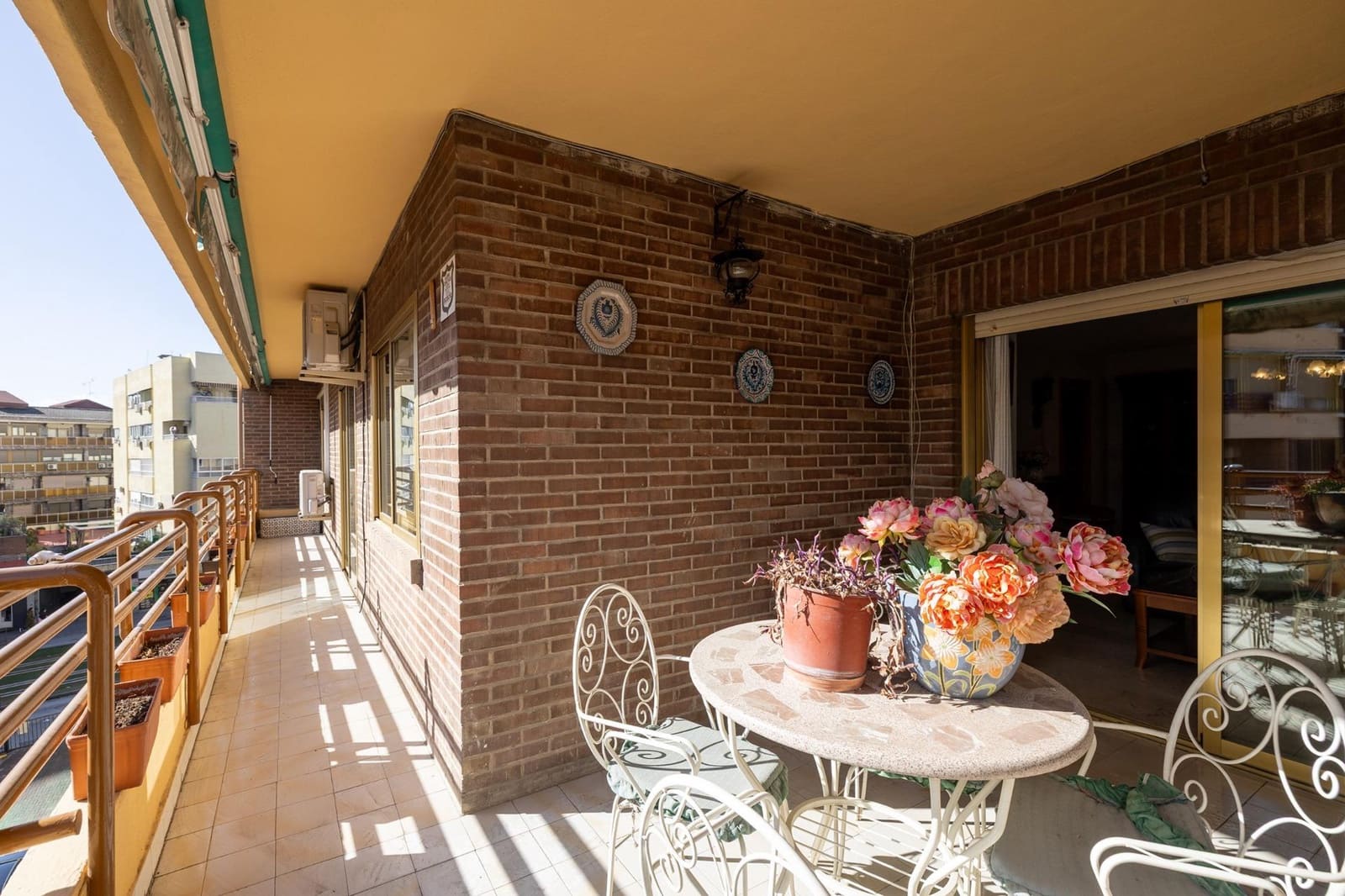 4 soveværelse Lejlighed til salg i Granada by med garage - € 399.000 (Ref: 9921948)