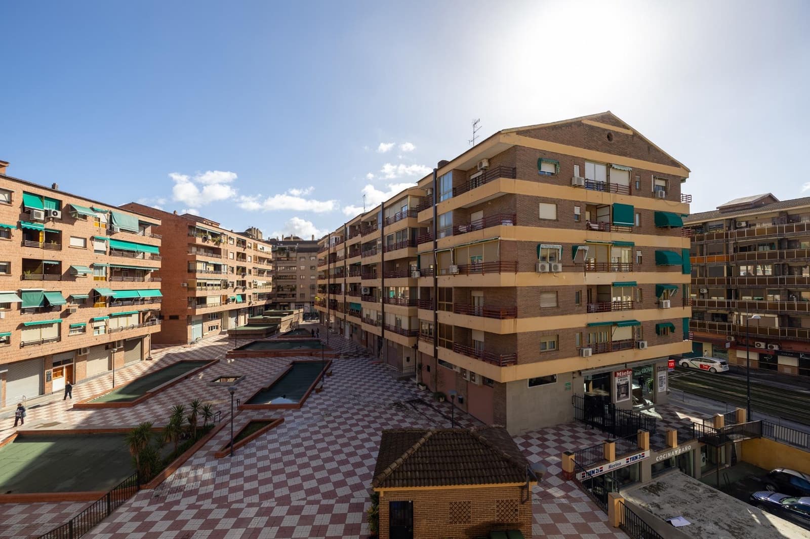4 soveværelse Lejlighed til salg i Granada by med garage - € 399.000 (Ref: 9921948)