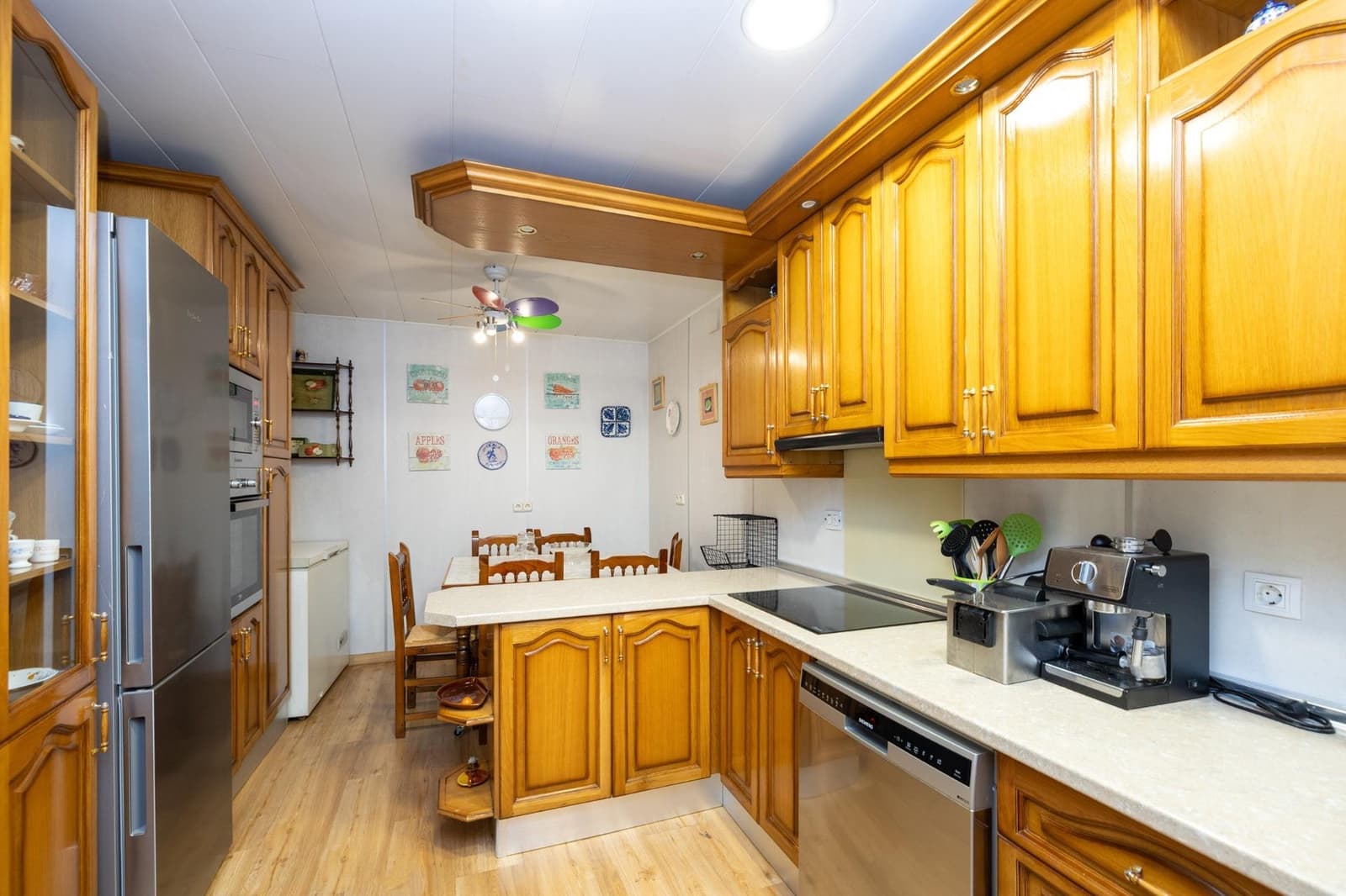 4 soveværelse Lejlighed til salg i Granada by med garage - € 399.000 (Ref: 9921948)