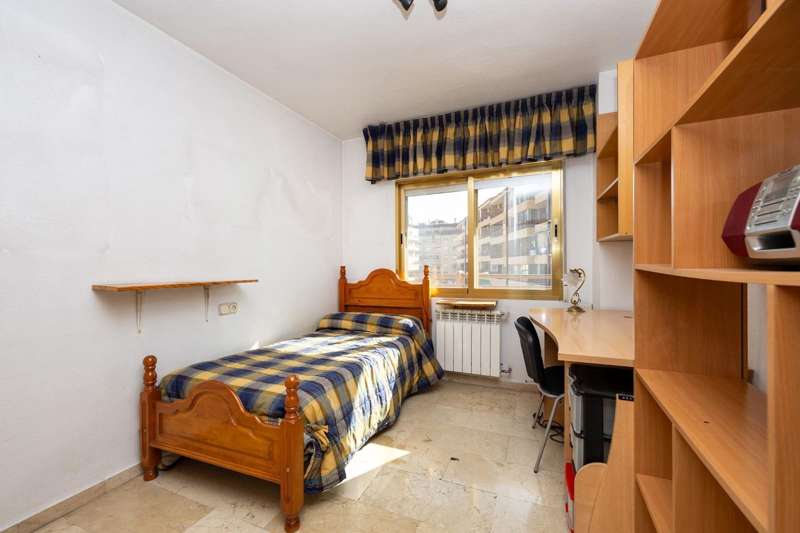 4 soveværelse Lejlighed til salg i Granada by med garage - € 399.000 (Ref: 9921948)