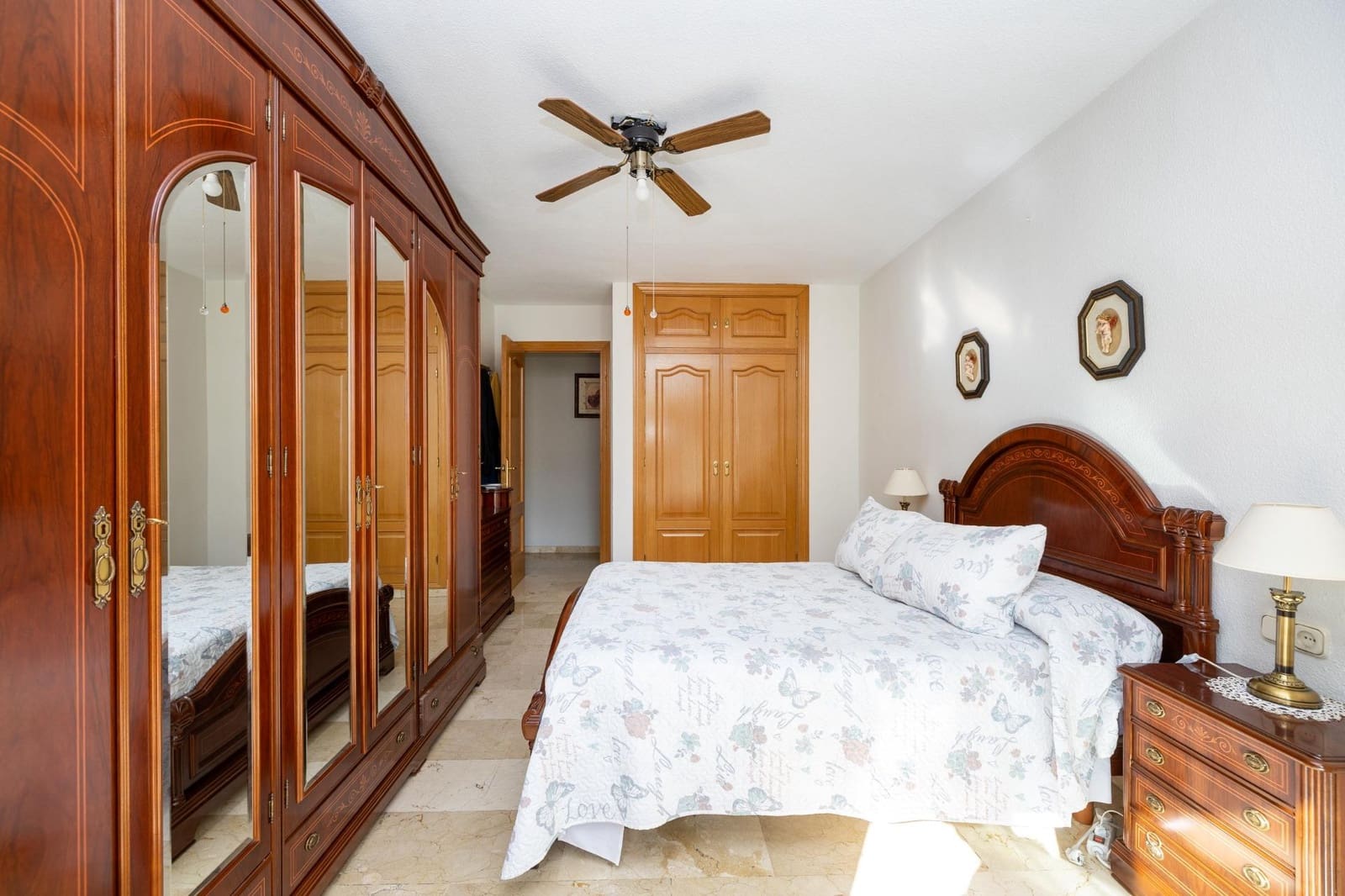 4 soveværelse Lejlighed til salg i Granada by med garage - € 399.000 (Ref: 9921948)