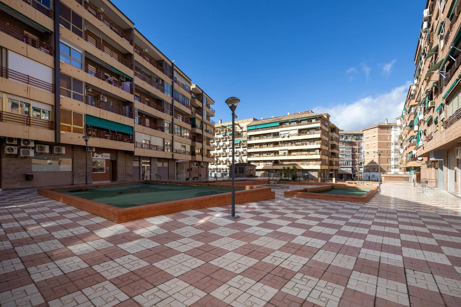 4 soveværelse Lejlighed til salg i Granada by med garage - € 399.000 (Ref: 9921948)
