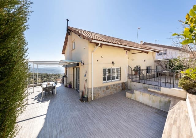 4 bedroom Villa for sale in Nívar with garage - € 320,000 (Ref: 9924311)