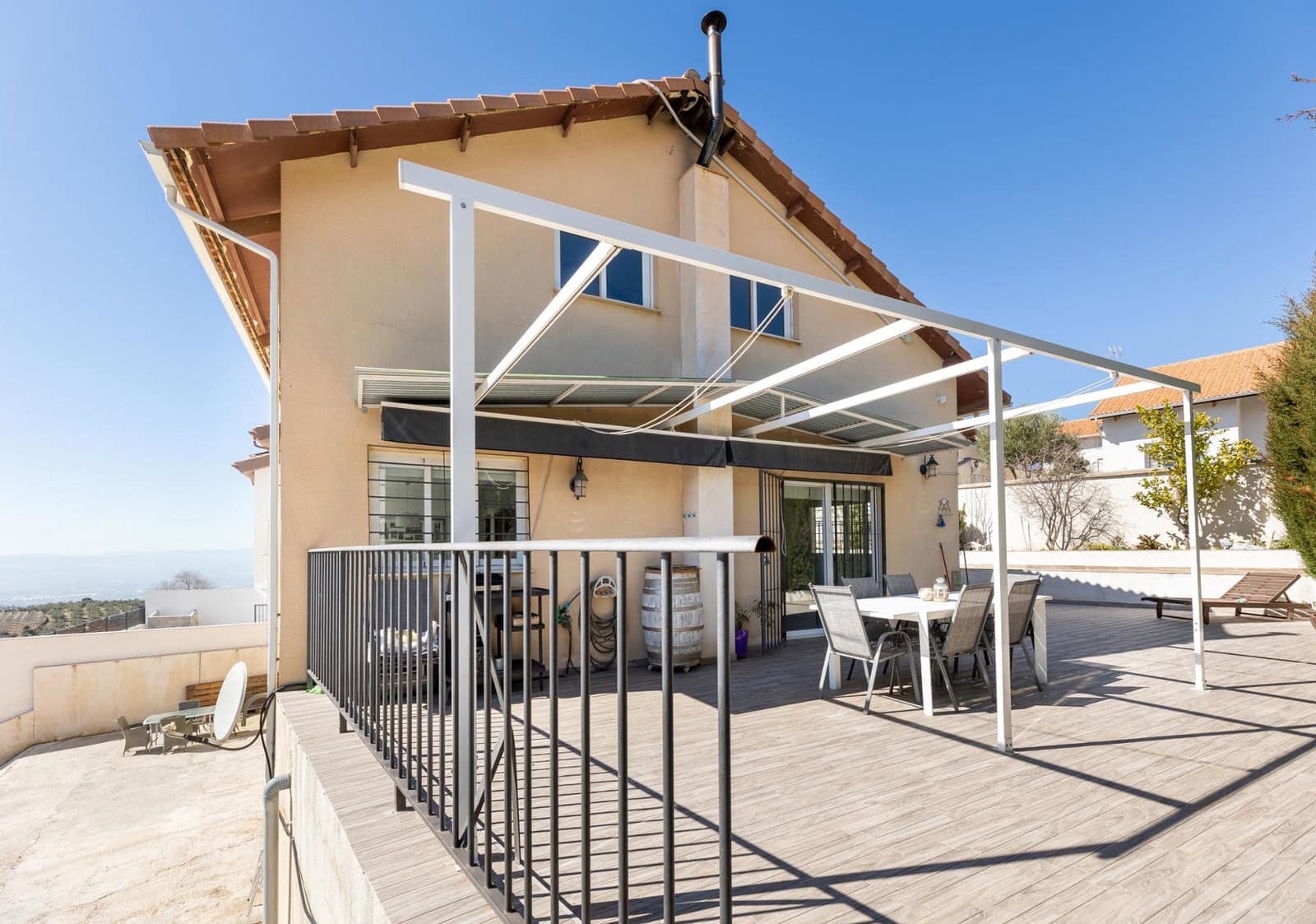 4 bedroom Villa for sale in Nivar with garage - € 320,000 (Ref: 9924311)