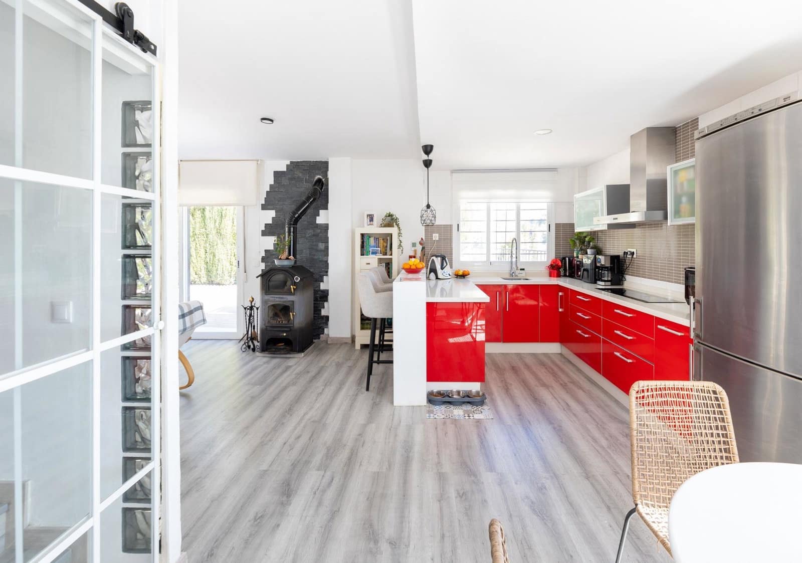 4 bedroom Villa for sale in Nivar with garage - € 320,000 (Ref: 9924311)