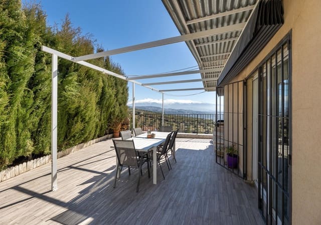 4 bedroom Villa for sale in Nívar with garage - € 320,000 (Ref: 9924311)
