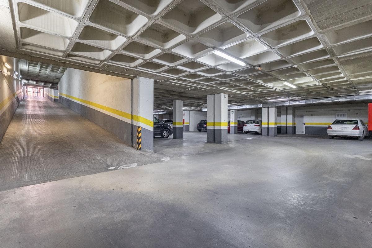 Garage til salg i Granada by - € 29.000 (Ref: 9928929)