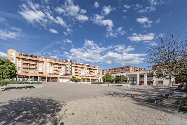 Garage til salg i Centro - Sagrario, Granada by - € 29.000 (Ref: 9928929)