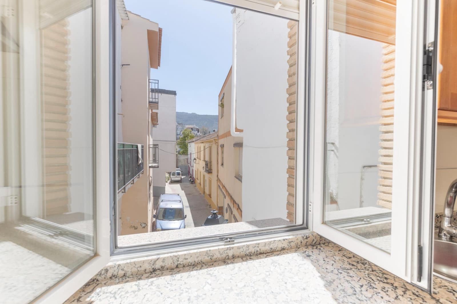 4 bedroom Villa for sale in Dilar with garage - € 194,990 (Ref: 9928930)