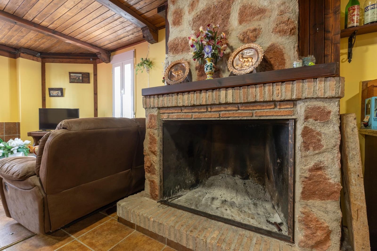 4 bedroom Villa for sale in Dilar with garage - € 194,990 (Ref: 9928930)