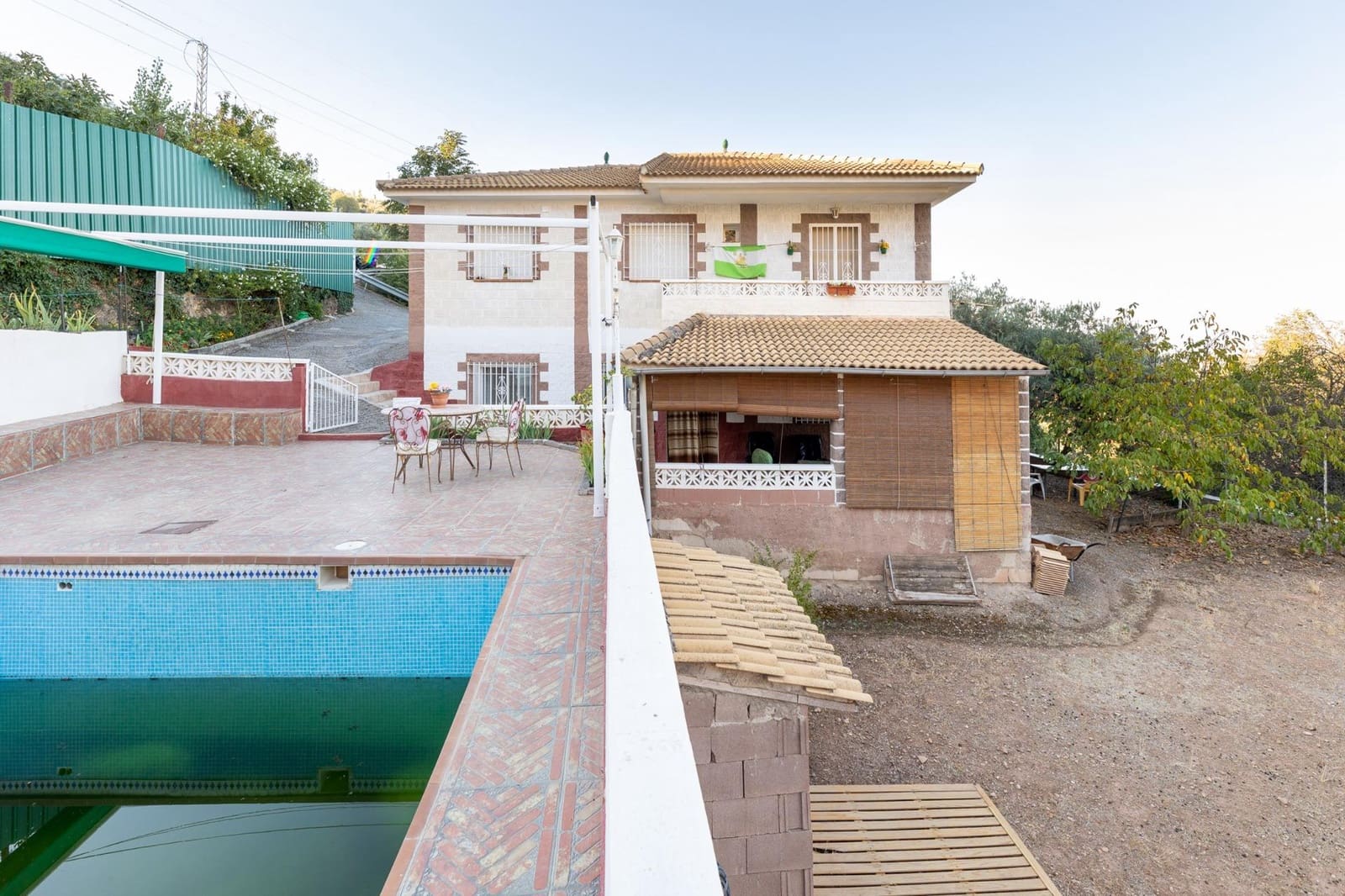 5 bedroom Villa for sale in Cogollos Vega with pool garage - € 215,000 (Ref: 9928931)