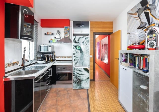 2 makuuhuone Kattohuoneisto myytävänä paikassa Pinos Genil - 159 900 € (Ref: 9935994)