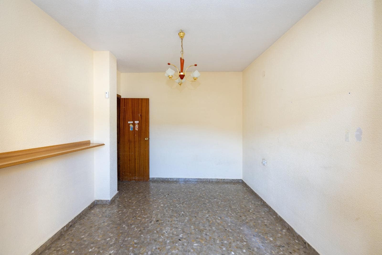 5 soveværelse Villa til salg i La Zubia med swimmingpool garage - € 199.000 (Ref: 9935995)