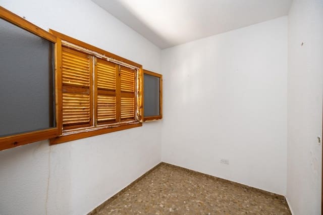 5 soveværelse Villa til salg i La Zubia med swimmingpool garage - € 199.000 (Ref: 9935995)