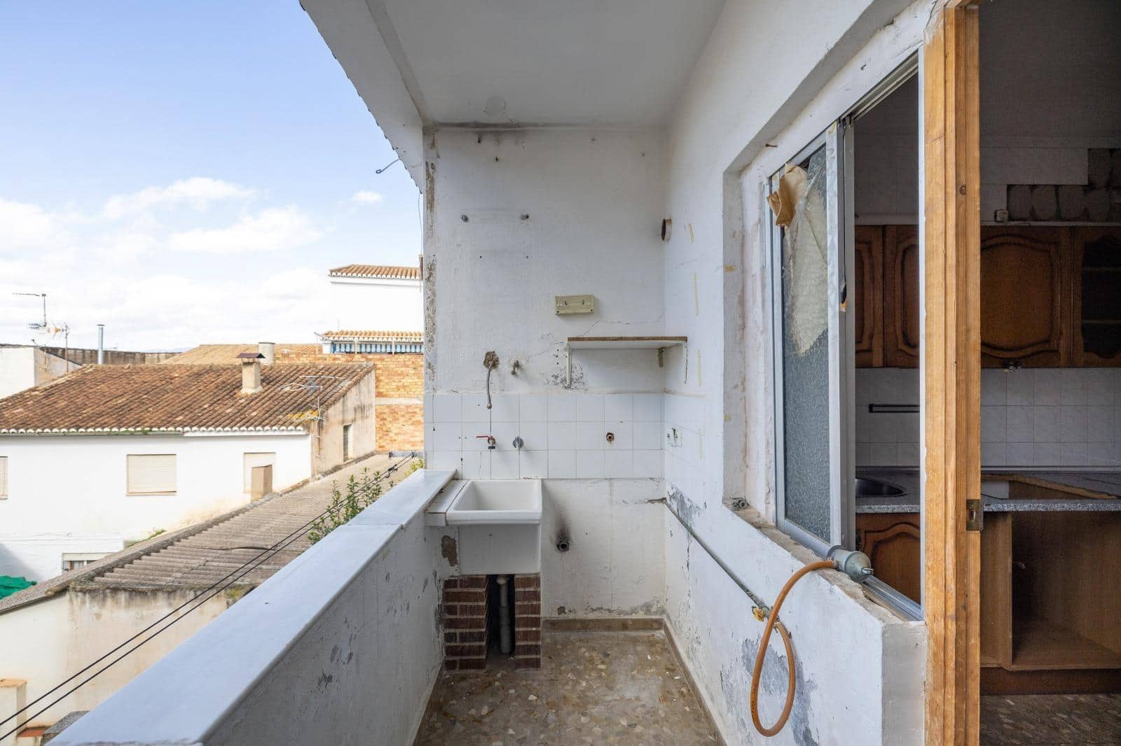 5 soveværelse Villa til salg i La Zubia med swimmingpool garage - € 199.000 (Ref: 9935995)