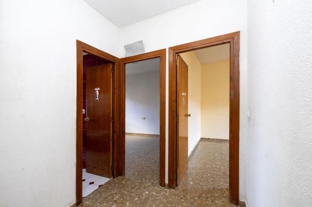 5 soverom Villa til salgs i La Zubia med svømmebasseng garasje - € 199 000 (Ref: 9935995)