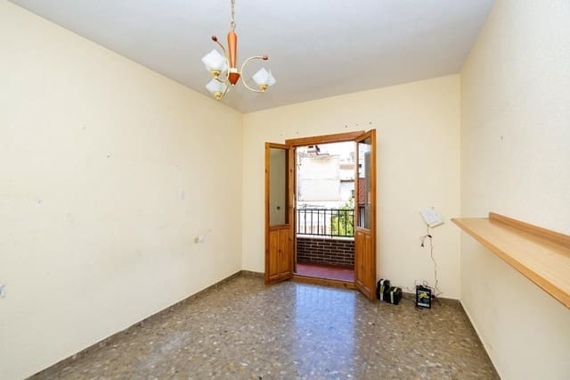 5 soverom Villa til salgs i La Zubia med svømmebasseng garasje - € 199 000 (Ref: 9935995)