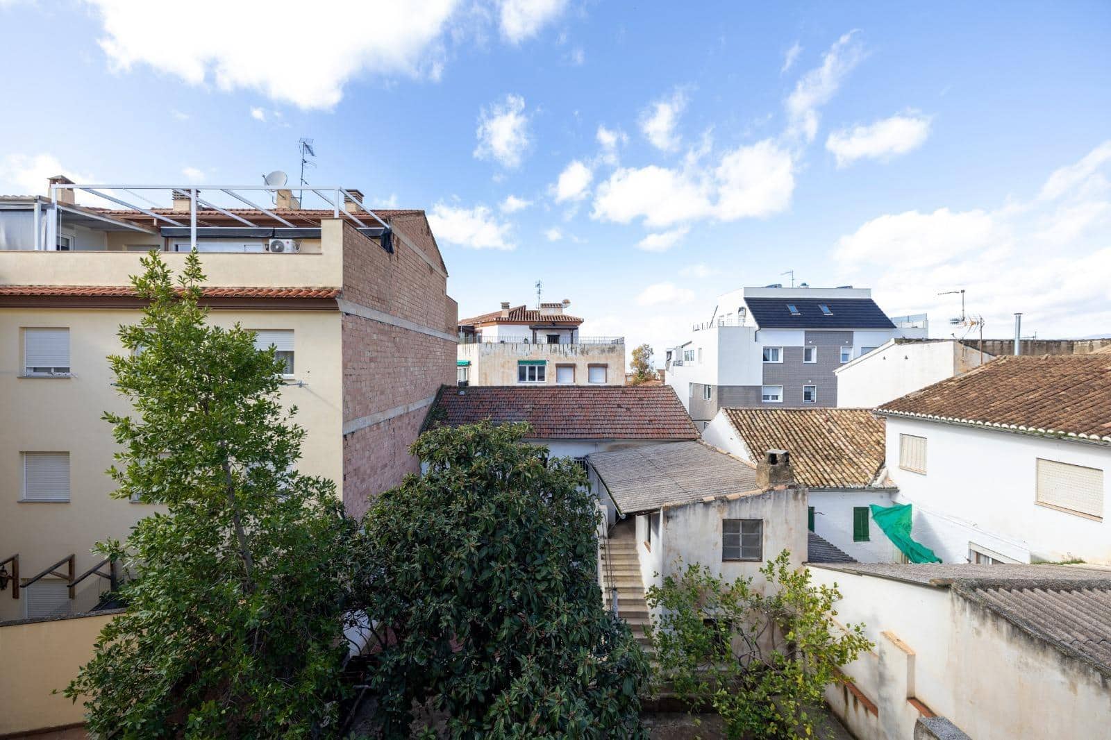 5 soveværelse Villa til salg i La Zubia med swimmingpool garage - € 199.000 (Ref: 9935995)