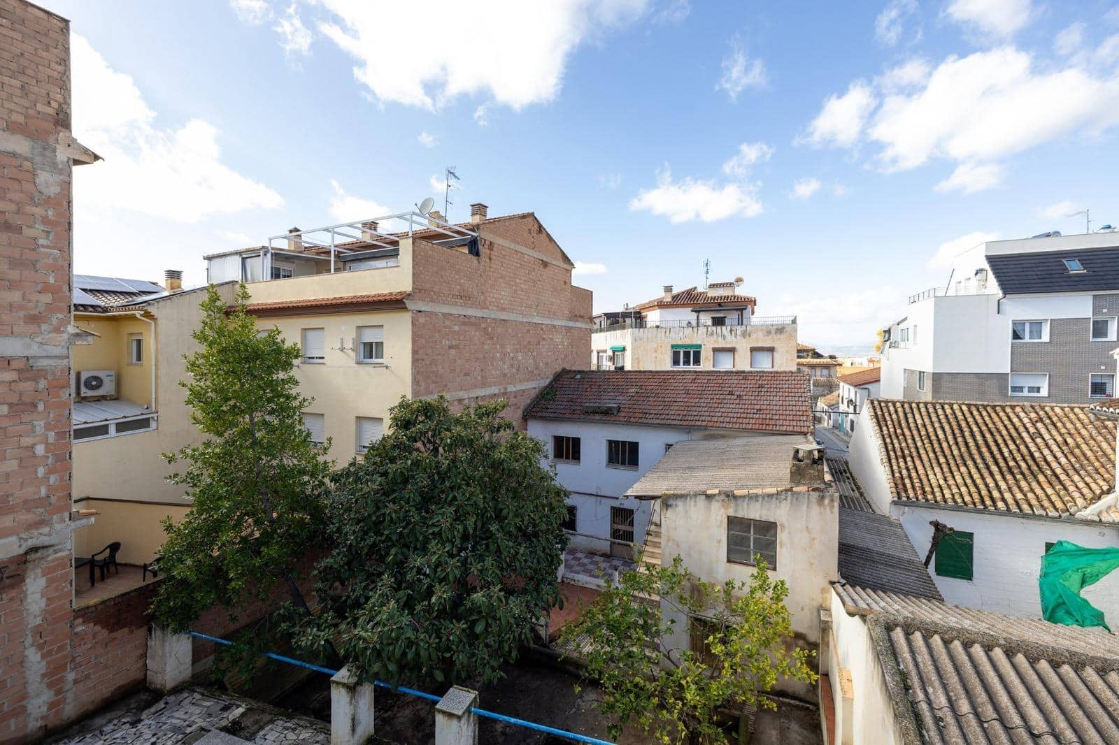 5 soveværelse Villa til salg i La Zubia med swimmingpool garage - € 199.000 (Ref: 9935995)