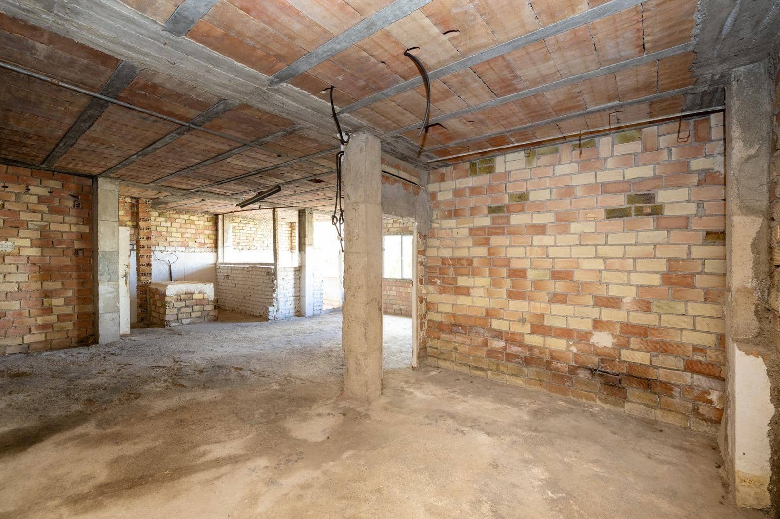 5 soveværelse Villa til salg i La Zubia med swimmingpool garage - € 199.000 (Ref: 9935995)