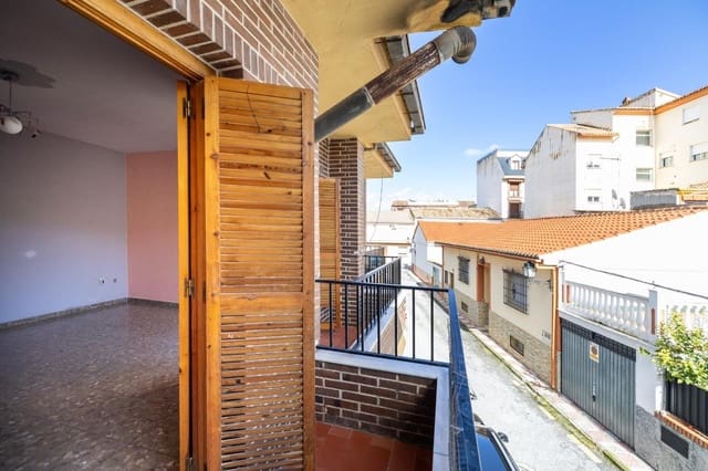 5 soverom Villa til salgs i La Zubia med svømmebasseng garasje - € 199 000 (Ref: 9935995)