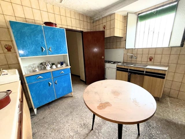 5 soveværelse Villa til salg i Algarinejo - € 75.000 (Ref: 9936080)