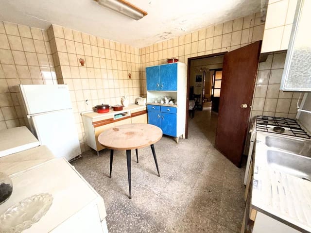 5 soveværelse Villa til salg i Algarinejo - € 75.000 (Ref: 9936080)