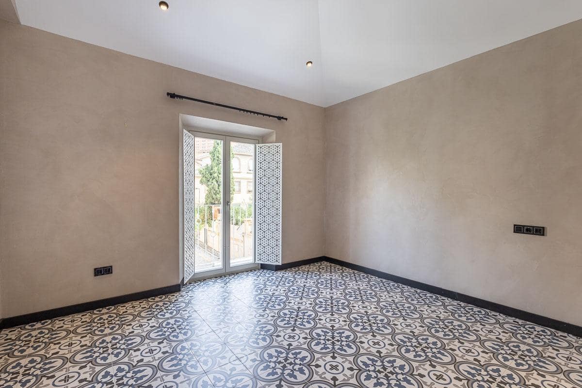Chalet de 5 habitaciones en Granada ciudad en venta con garaje - 1.357.000 € (Ref: 9937642)