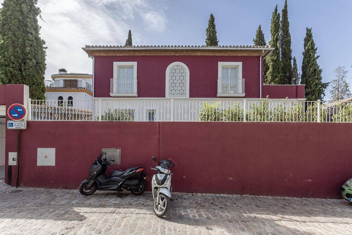 Chalet de 5 habitaciones en Granada ciudad en venta con garaje - 1.357.000 € (Ref: 9937642)