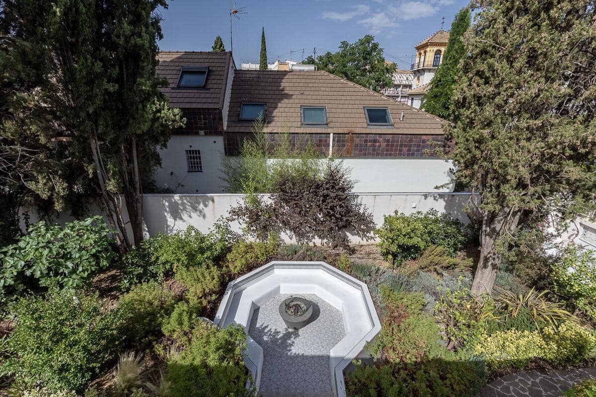 Chalet de 5 habitaciones en Granada ciudad en venta con garaje - 1.357.000 € (Ref: 9937642)