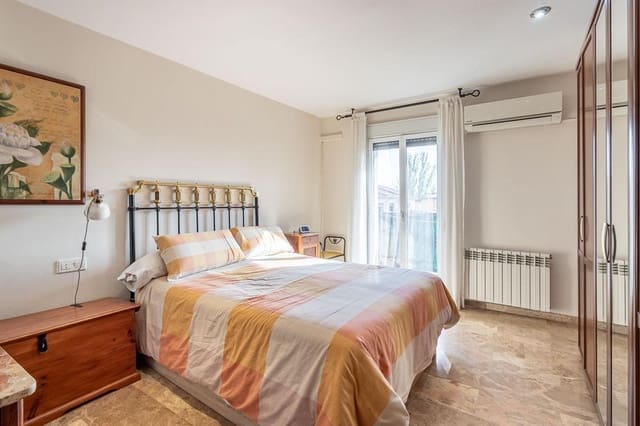 3 soveværelse Lejlighed til salg i Huétor Vega med garage - € 179.500 (Ref: 9937643)