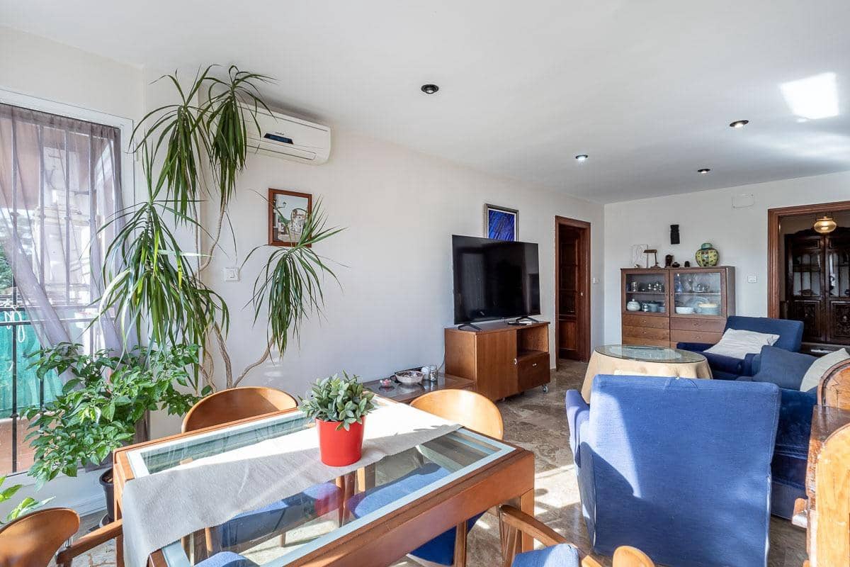 3 bedroom Apartment for sale in Huetor Vega with garage - € 179,500 (Ref: 9937643)