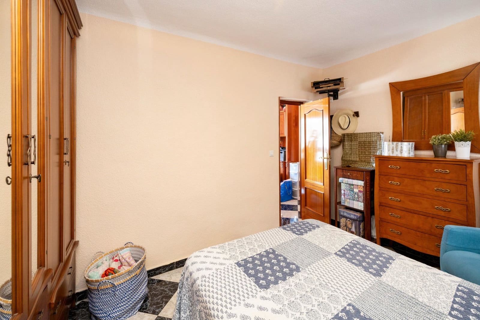 3 bedroom Apartment for sale in Granada city - € 175,000 (Ref: 9939518)
