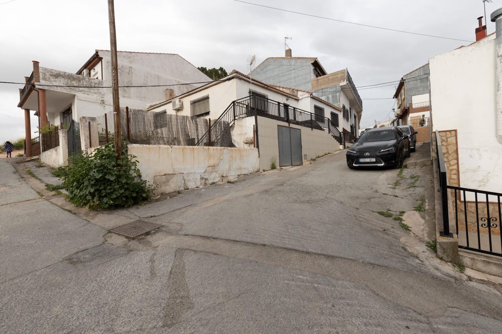 4 soveværelse Villa til salg i Iznalloz med garage - € 110.000 (Ref: 9942032)
