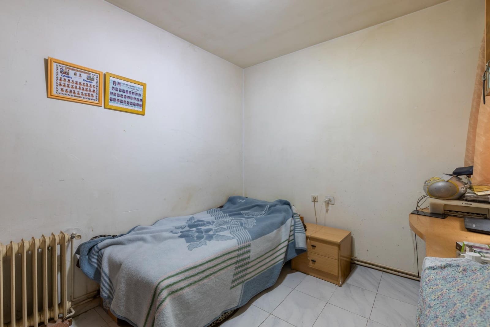 4 soveværelse Villa til salg i Iznalloz med garage - € 110.000 (Ref: 9942032)