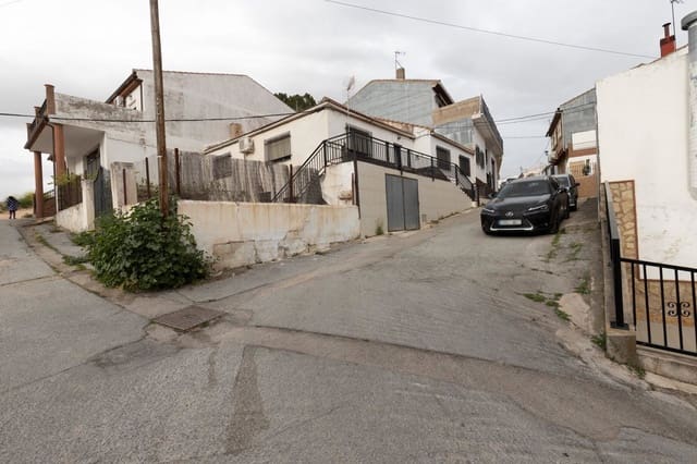 4 soverom Villa til salgs i Iznalloz med garasje - € 110 000 (Ref: 9942032)
